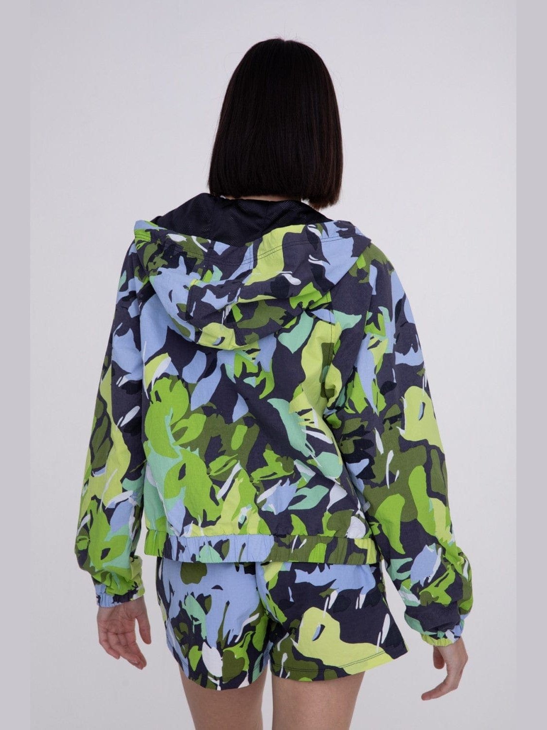 Bold Tropical Print Active Jacket - BKFJNY