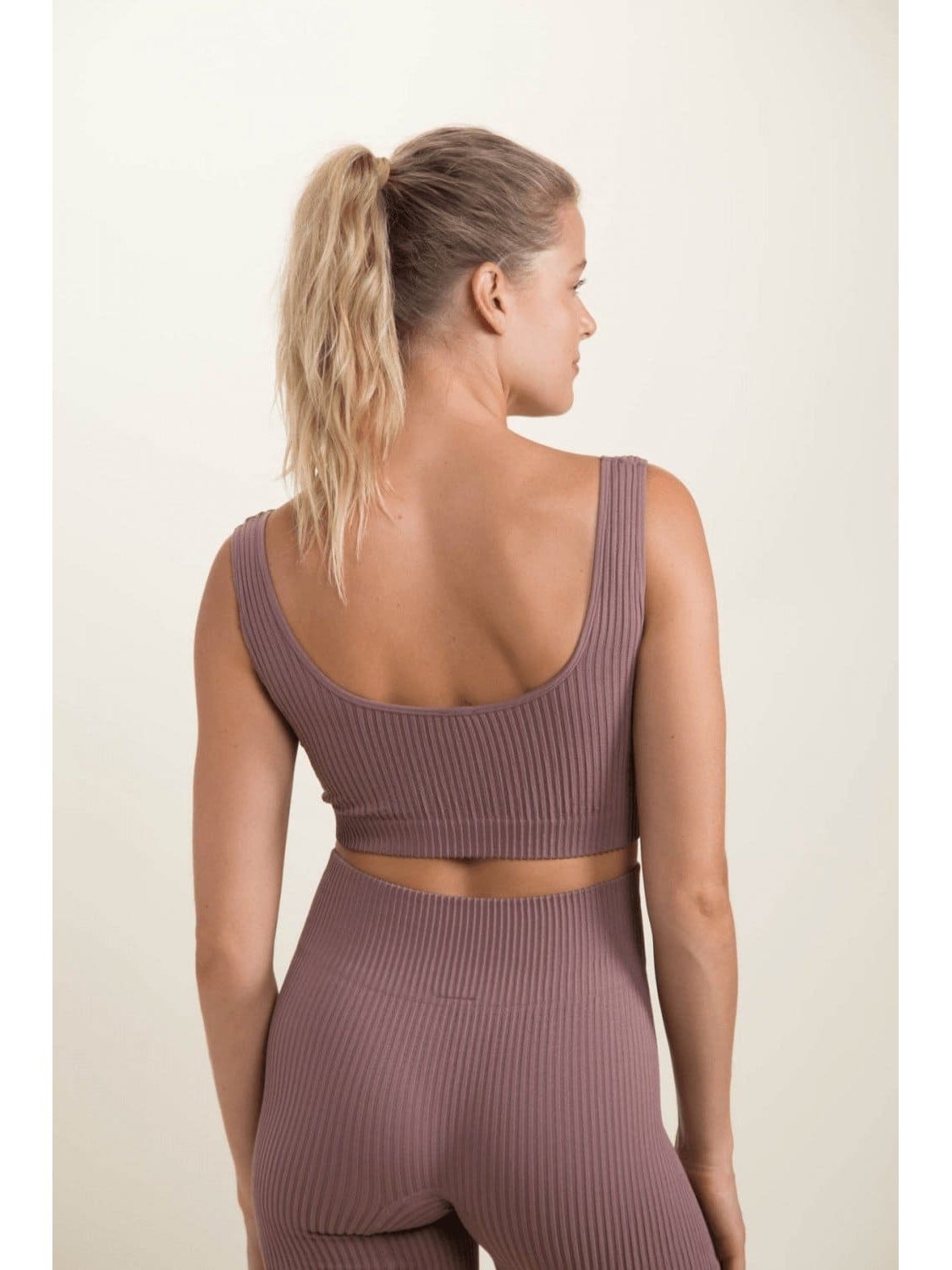 Ribbed Seamless Sports Bra - BKFJNY