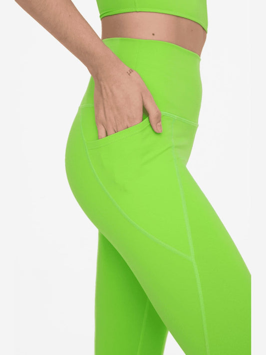 Amber Pocketed Capri Leggings - BKFJNY