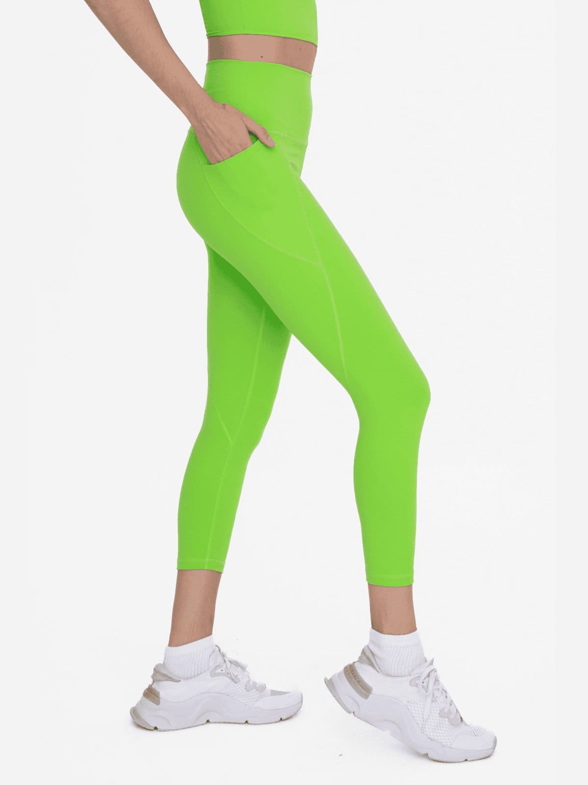 Amber Pocketed Capri Leggings - BKFJNY