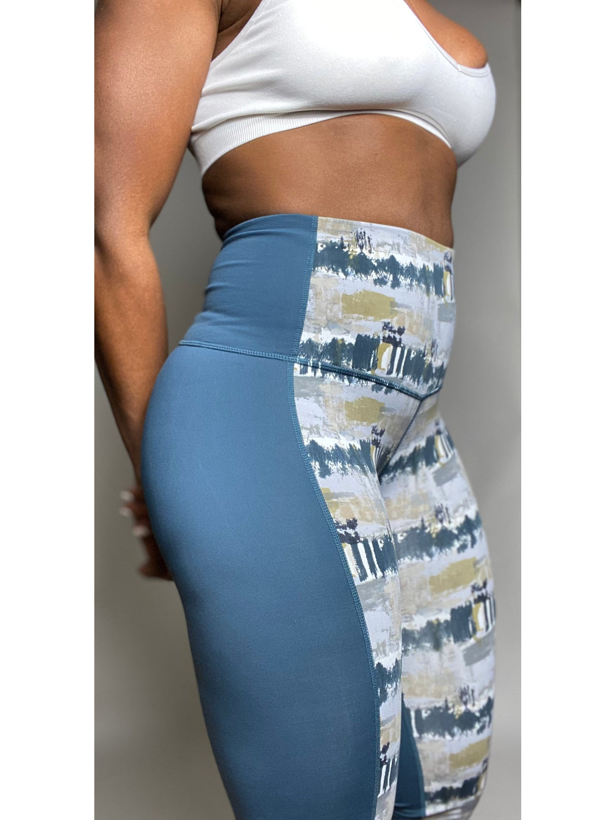 Abstract Oasis Print Colorblock Leggings - BKFJNY