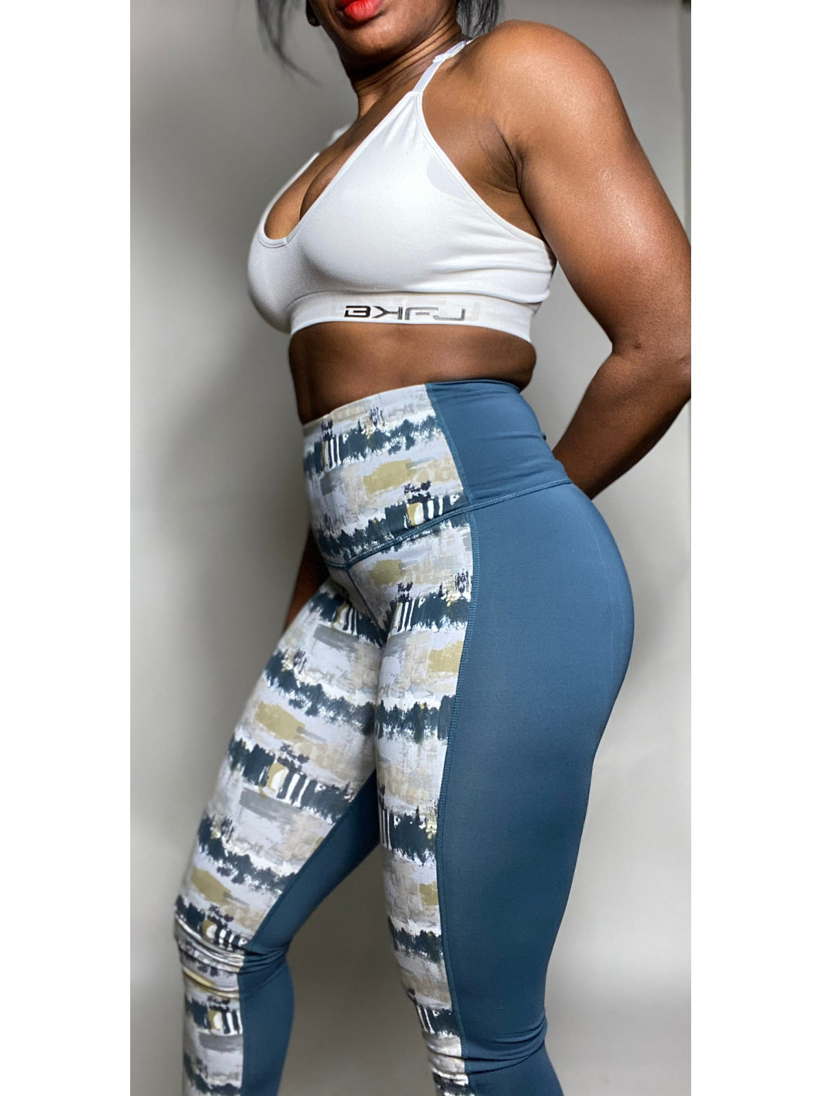 Abstract Oasis Print Colorblock Leggings - BKFJNY