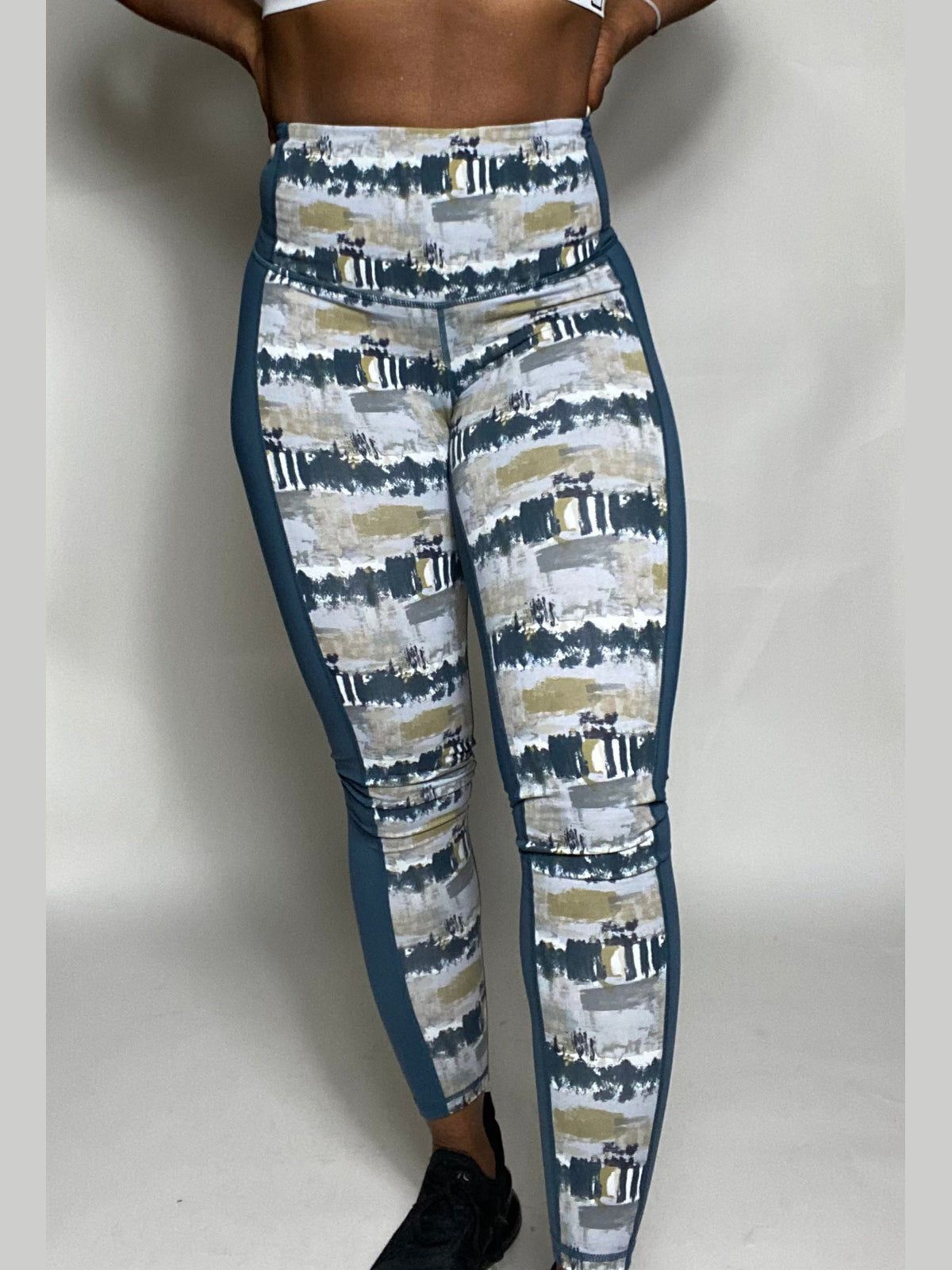 Abstract Oasis Print Colorblock Leggings - BKFJNY