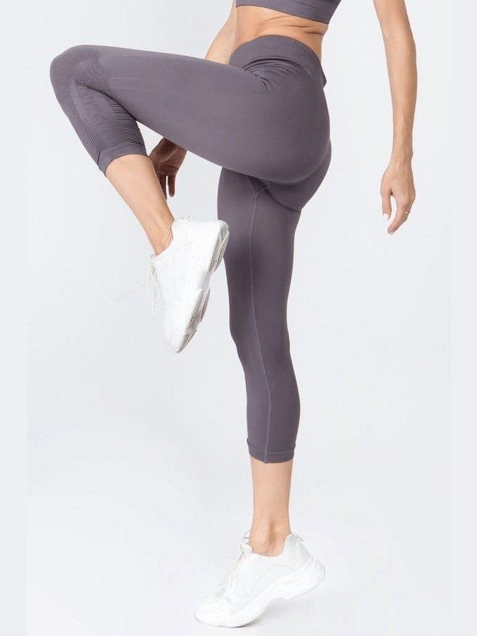 High Rise Cinched Ankle Seamless Capri Leggings - BKFJNY