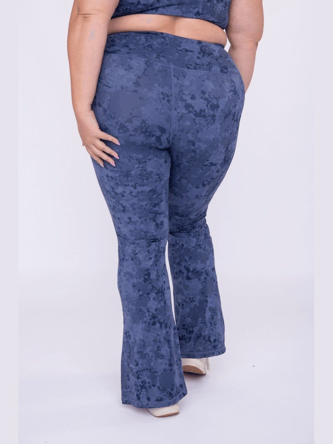 Muted Watercolor Flare Legging - BKFJNY