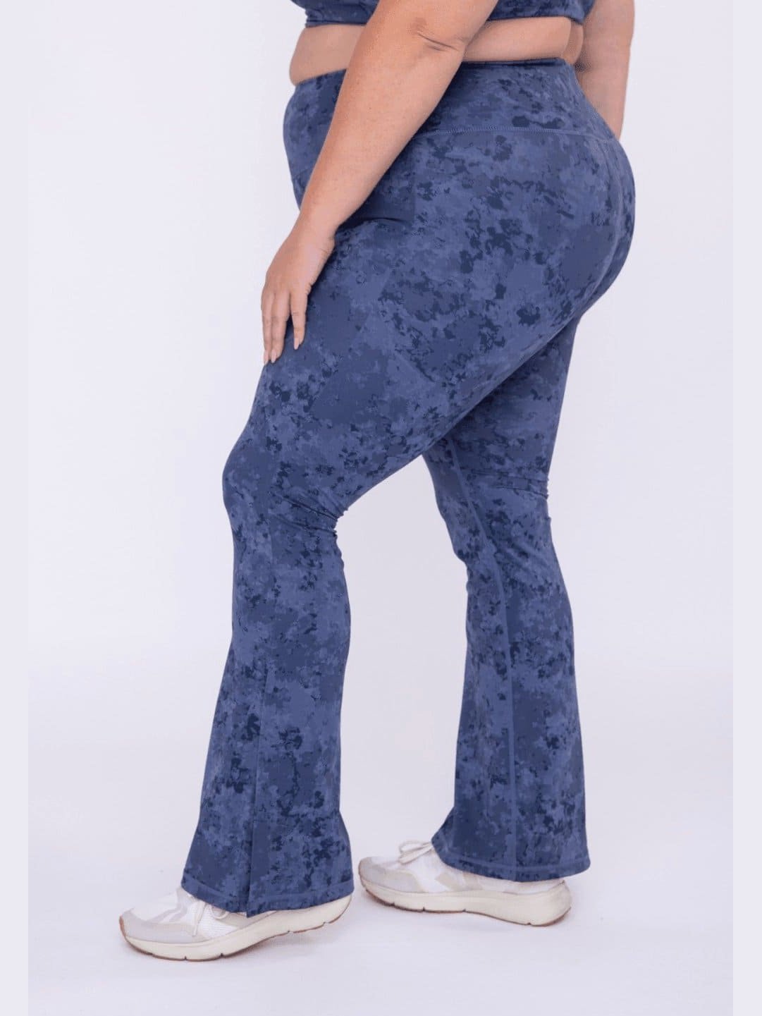 Muted Watercolor Flare Legging - BKFJNY