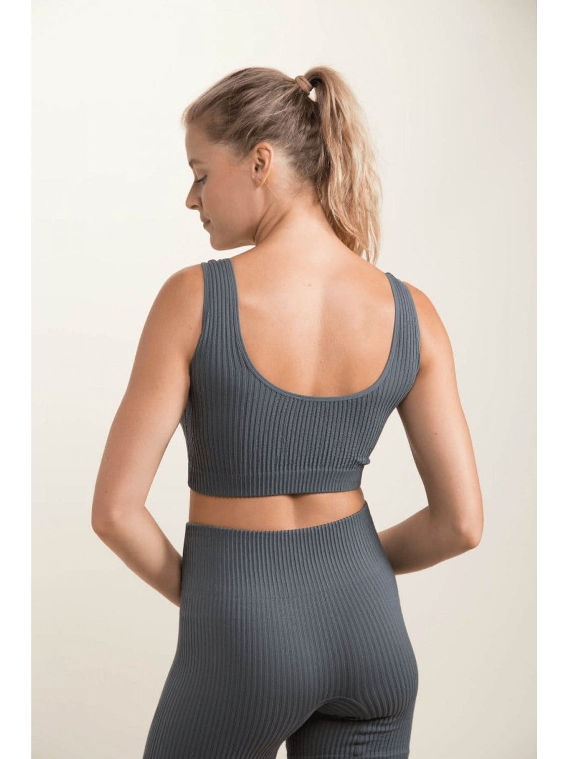 Ribbed Seamless Sports Bra - BKFJNY