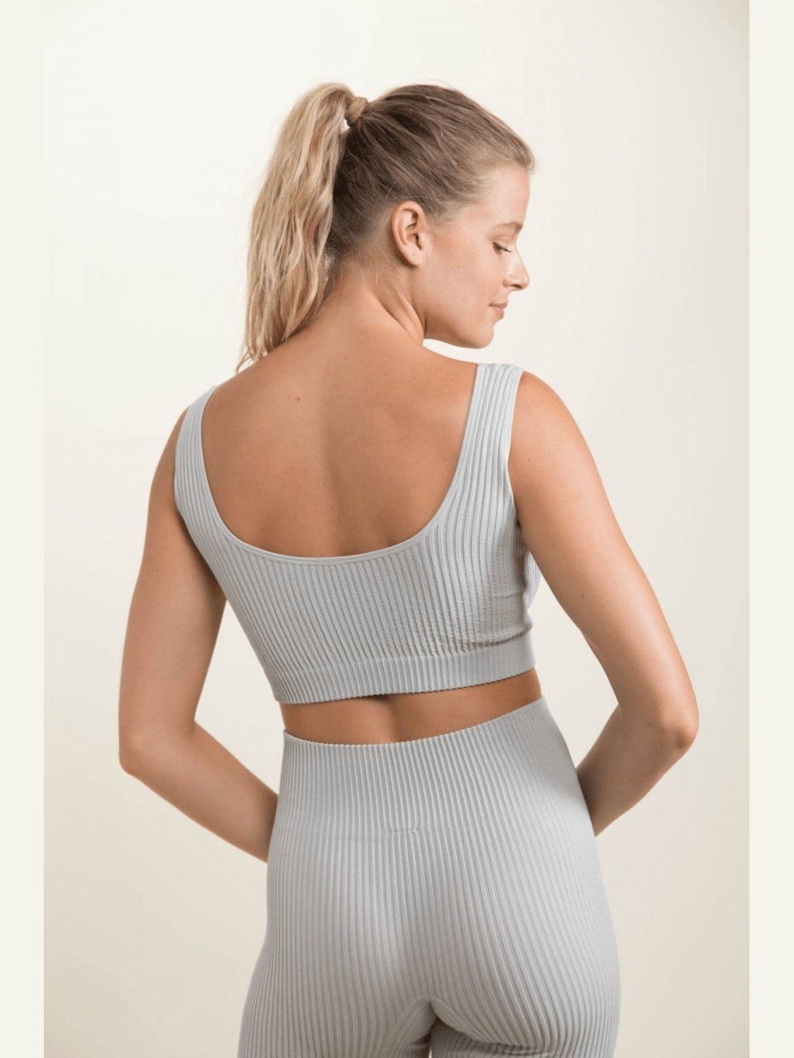 Ribbed Seamless Sports Bra - BKFJNY