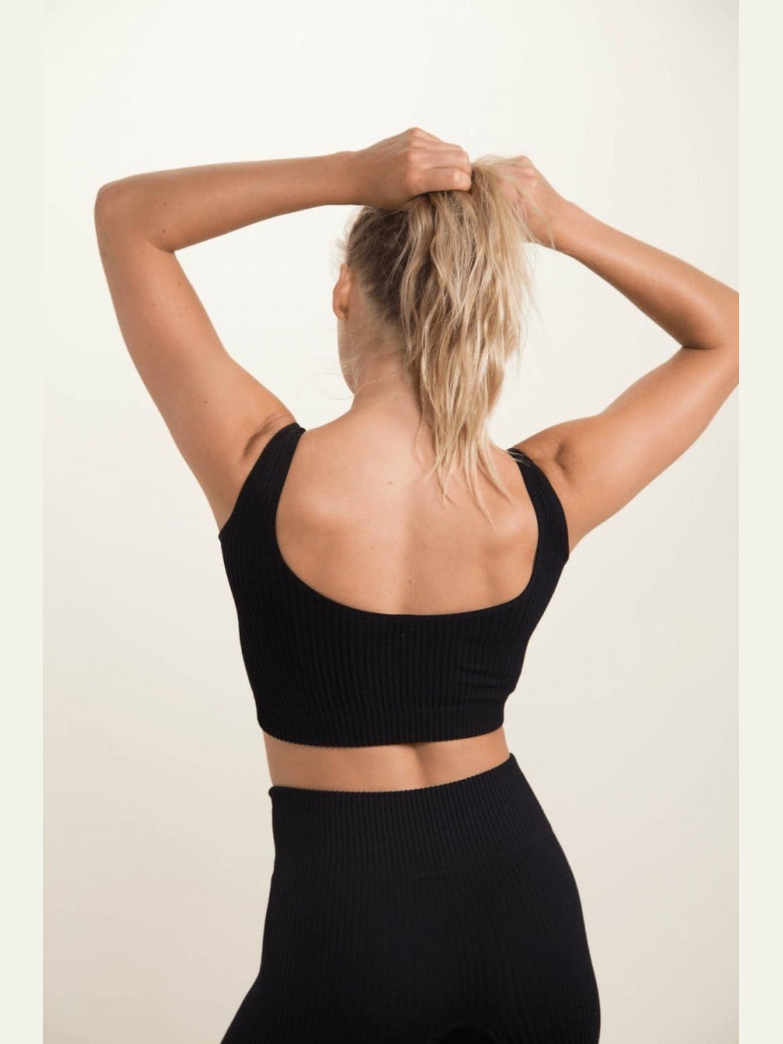 Ribbed Seamless Sports Bra - BKFJNY