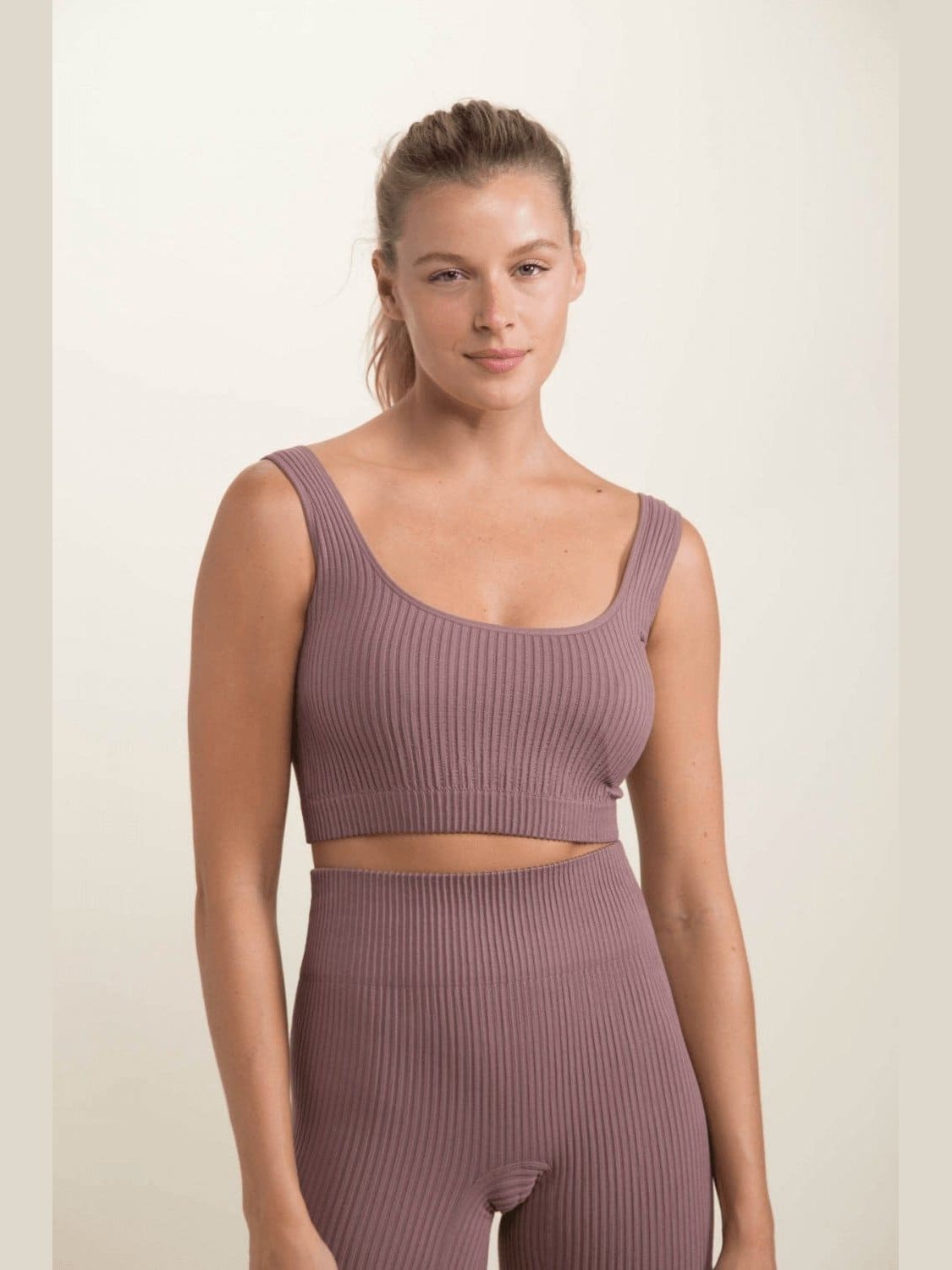 Ribbed Seamless Sports Bra - BKFJNY